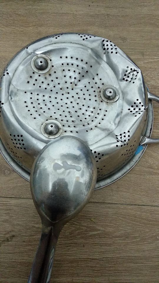 Cư dân mạng kiểm kê thiệt hại về xoong chảo sau đêm ăn mừng chiến thắng của U23 Việt Nam